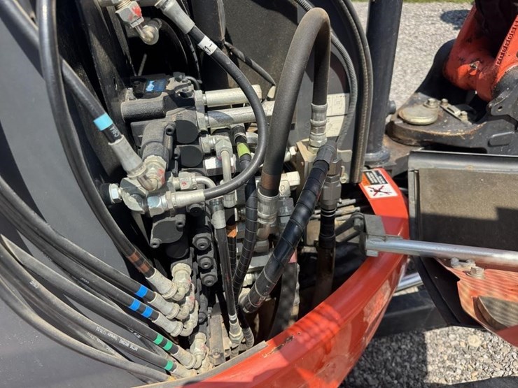 2019-kubota-u35-4-image-14
