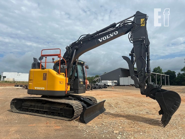2021-volvo-ecr145el-image-1