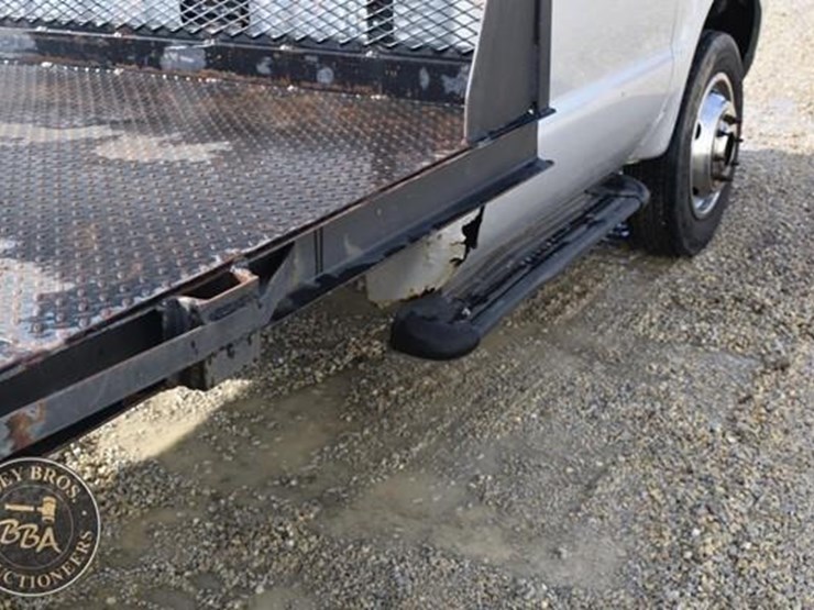 2003-ford-f550-image-18