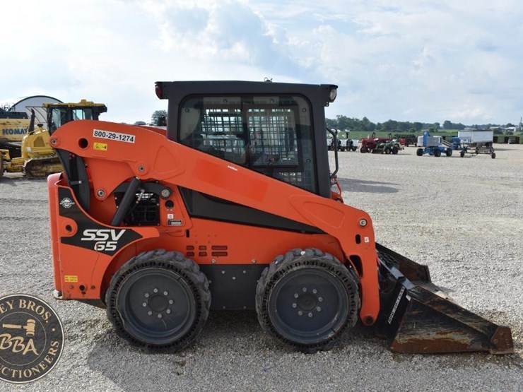 2020-kubota-ssv65-image-18