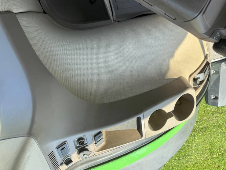2014-john-deere-8270r-image-60
