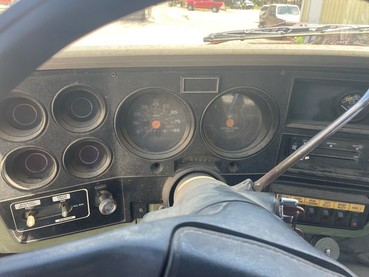 1986-chevrolet-custom-deluxe-image-28
