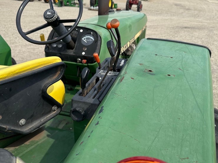 john-deere-4040-image-11