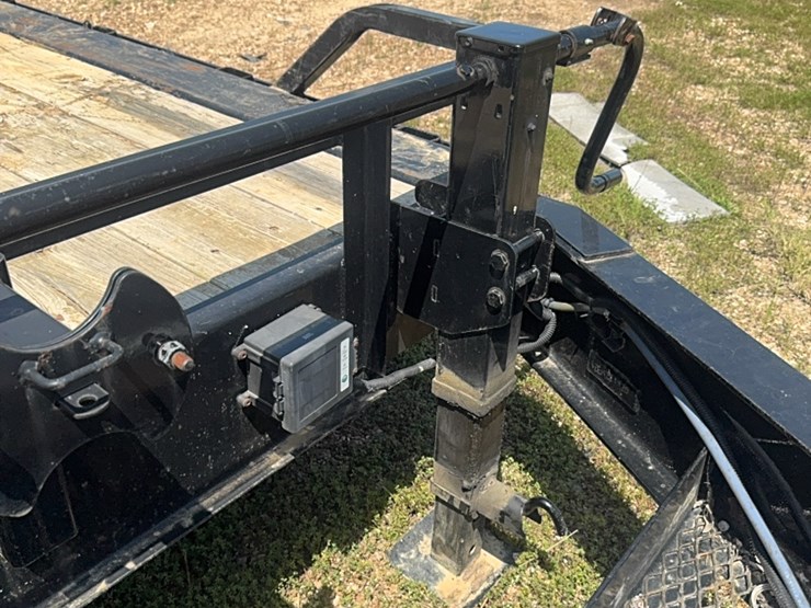 2021-load-trail-equipment-trailer-image-3