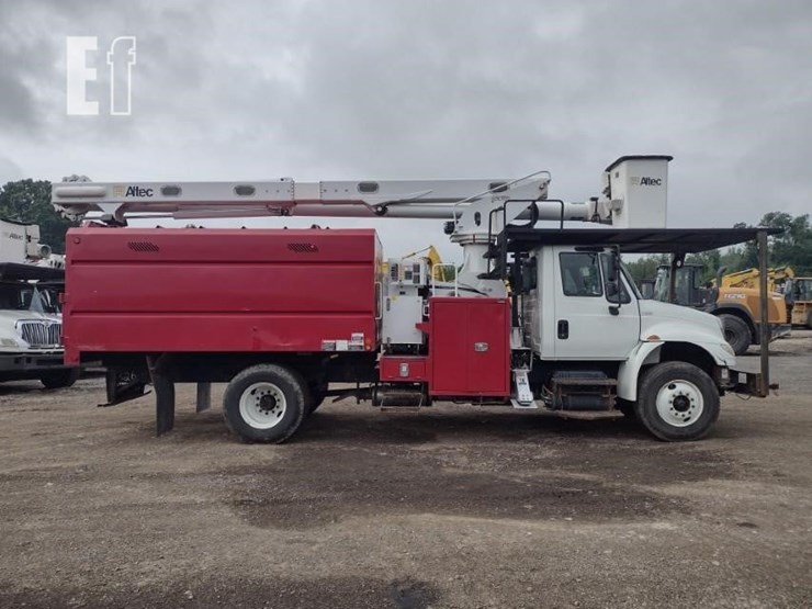 2017-international-durastar-4300-image-3