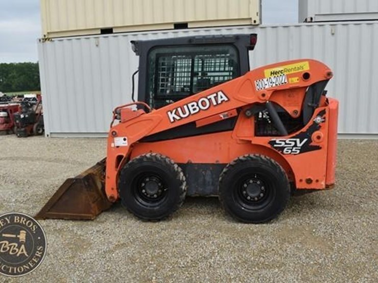 2017-kubota-ssv65-image-11