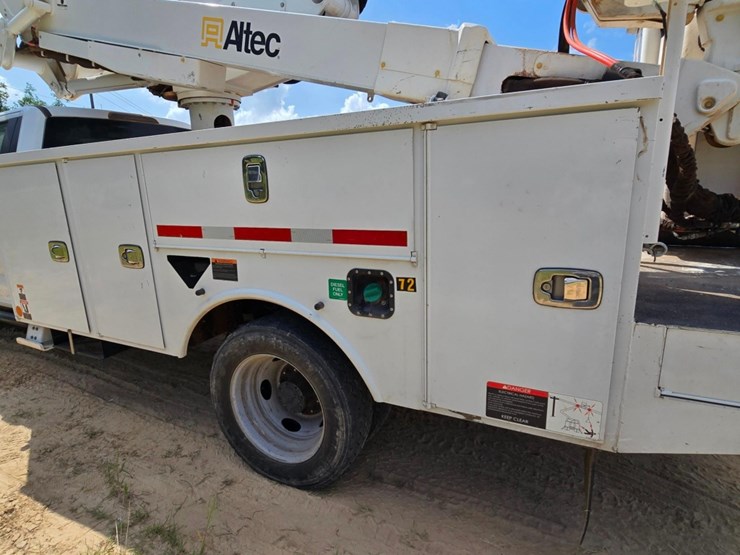 2019-ford-f550-image-11