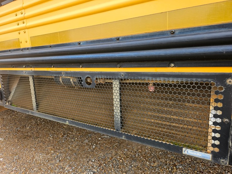 2005-freightliner-fs65-image-129