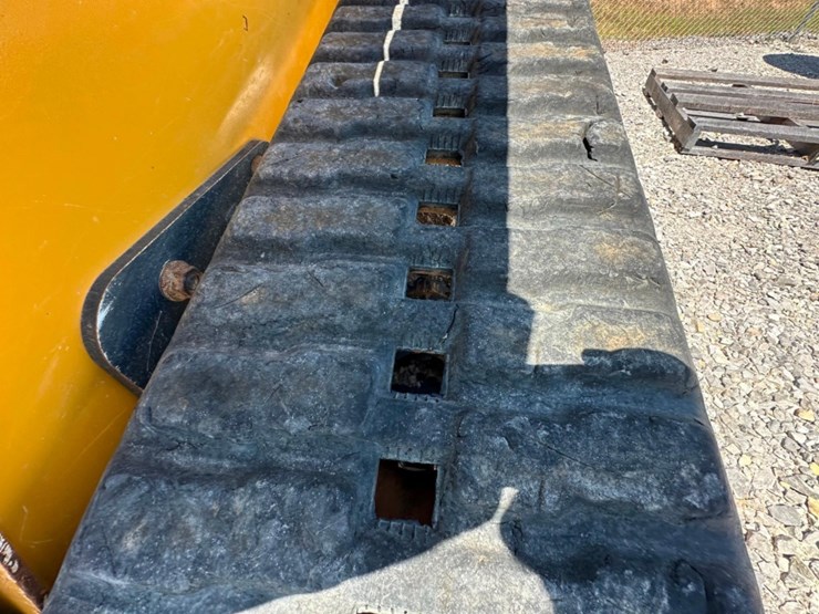 2021-deere-333g-image-28