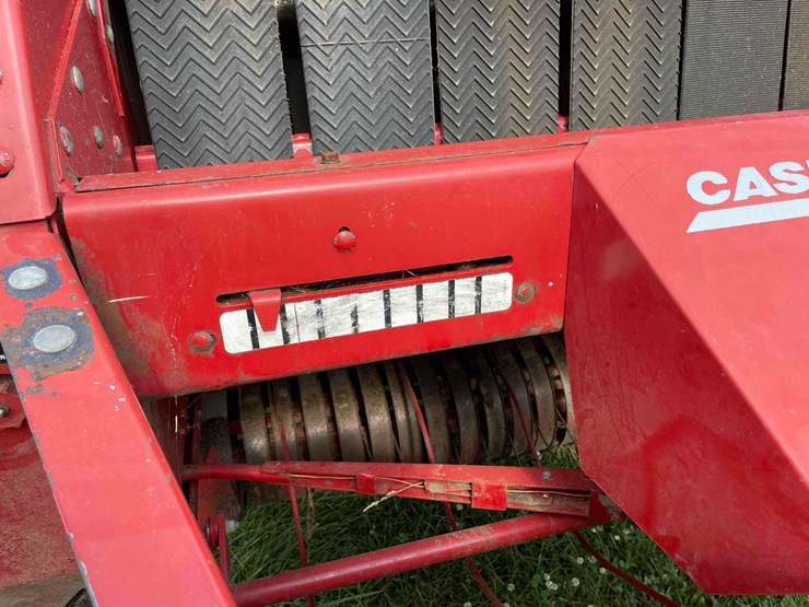 case-8430-round-baler-image-13