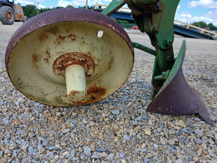 #20857-•-4-bottom-john-deere-plow-3-point-hitch-image-15