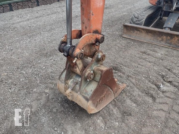 2021-hitachi-zx26u-5-image-16