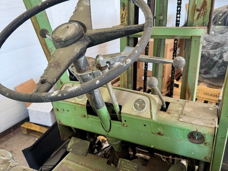 clark-fork-lift-image-3