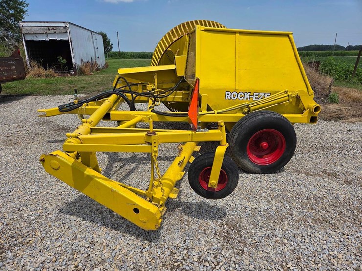 haybuster-rock-rake-image-2