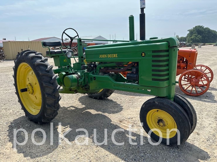 john-deere-b-image-3