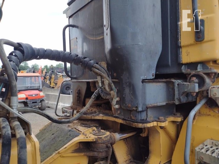 deere-300d-image-38