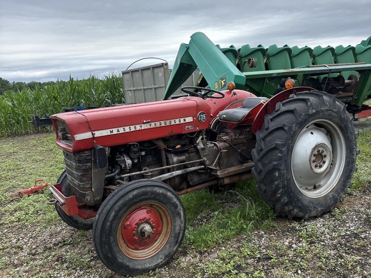 massey-ferguson-135-image-2