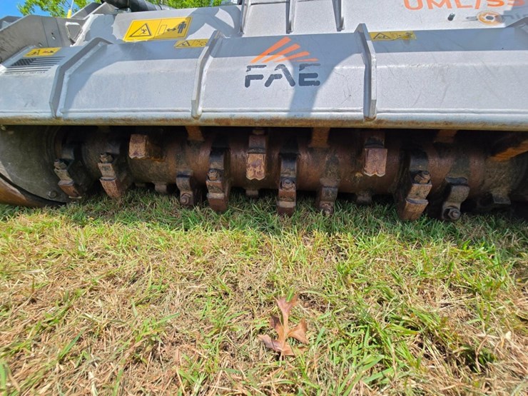 2022-jcb-3ts-8t-image-15