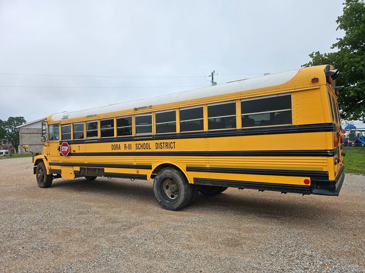 2005-freightliner-fs65-image-15