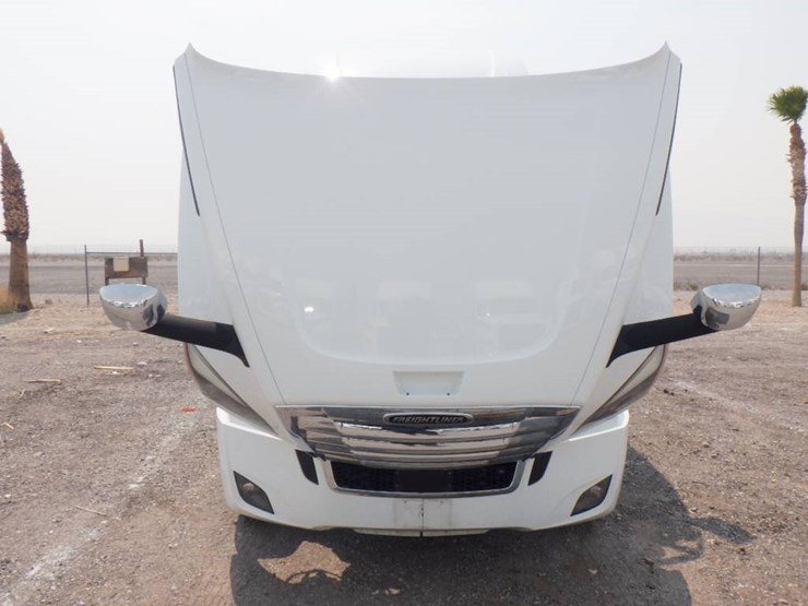 2023-freightliner-cascadia-126-image-14