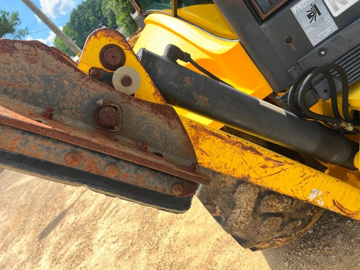 2008-new-holland-b110-image-35