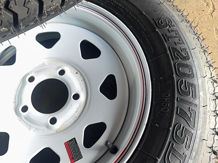pair-of-trailer-tires-205/75/d15-image-2