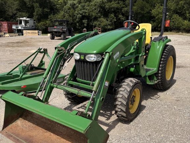john-deere-3520-image-2