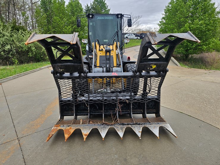 #17574-•-2024-deere-324-wheel-loader-image-19