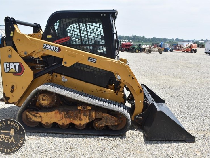 2021-caterpillar-262d3-image-13