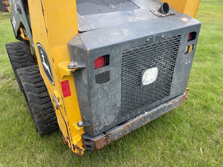 2019-deere-318g-image-20
