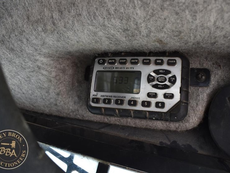 2012-deere-333d-image-23