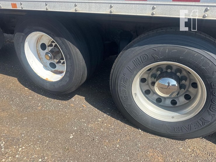 2015-freightliner-cascadia-113-image-12