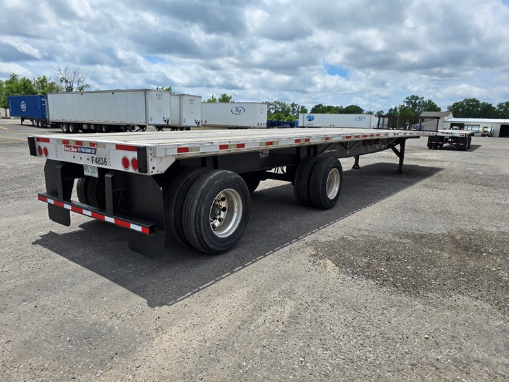 2015-great-dane-48'-x-102"-image-35