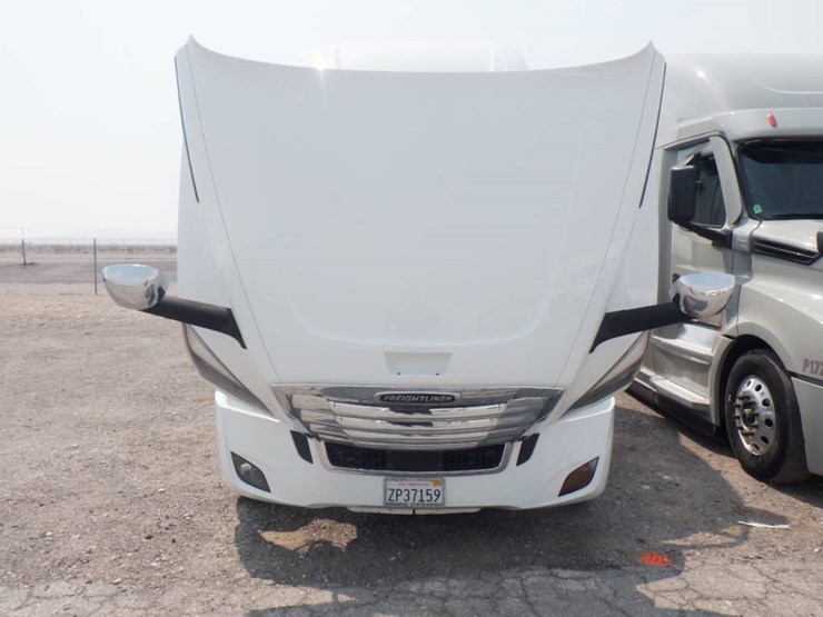 2024-freightliner-cascadia-126-image-12