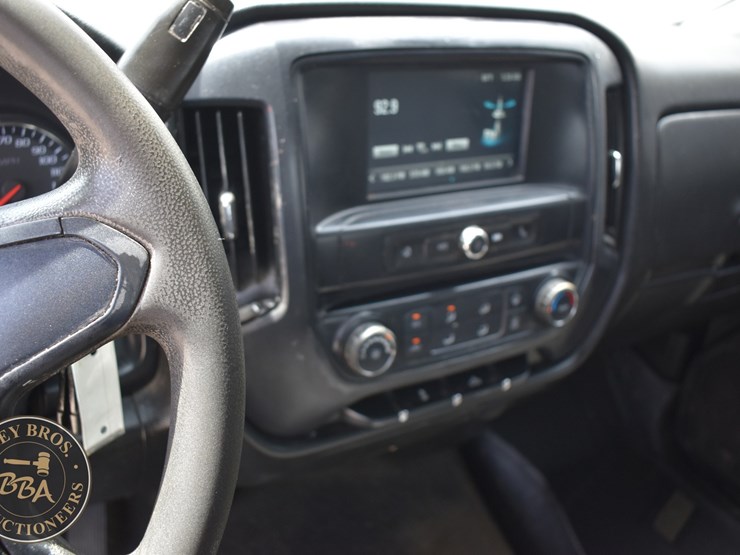 2017-chevrolet-silverado-1500-image-37