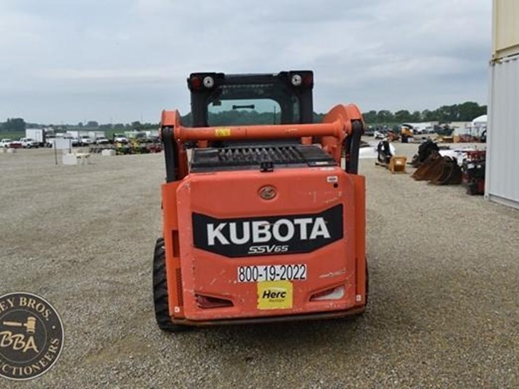 2017-kubota-ssv65-image-17
