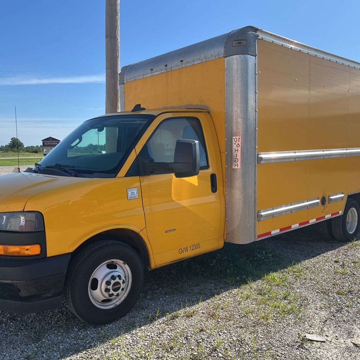 2018 GMC Savana Box Truck