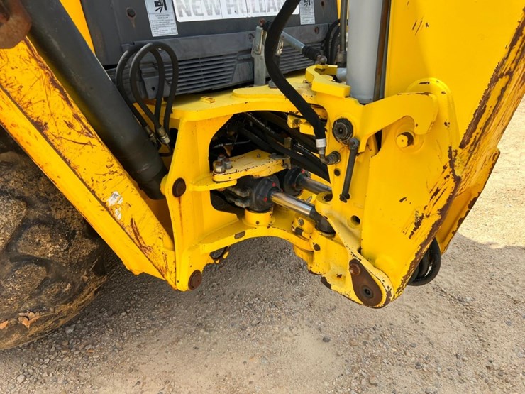 2008-new-holland-b110-image-23