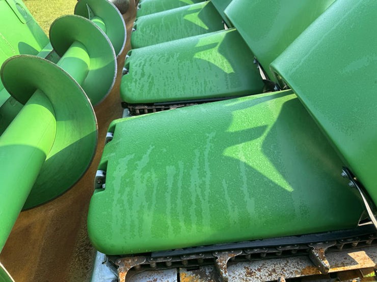 2014-john-deere-608c-image-22