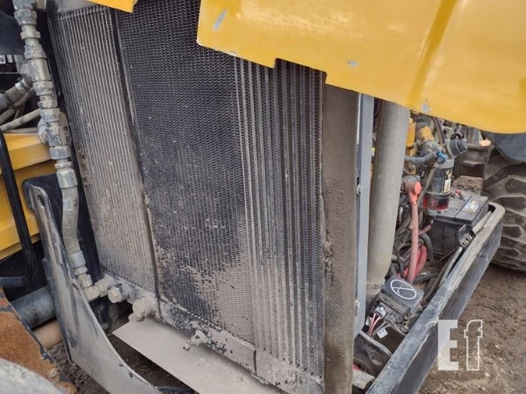 2015-caterpillar-tl943c-image-27