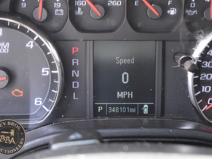 2017-chevrolet-silverado-1500-image-35