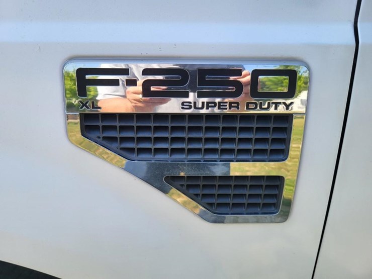 2008-ford-f250-xl-image-71