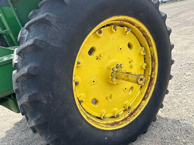john-deere-4040-image-7
