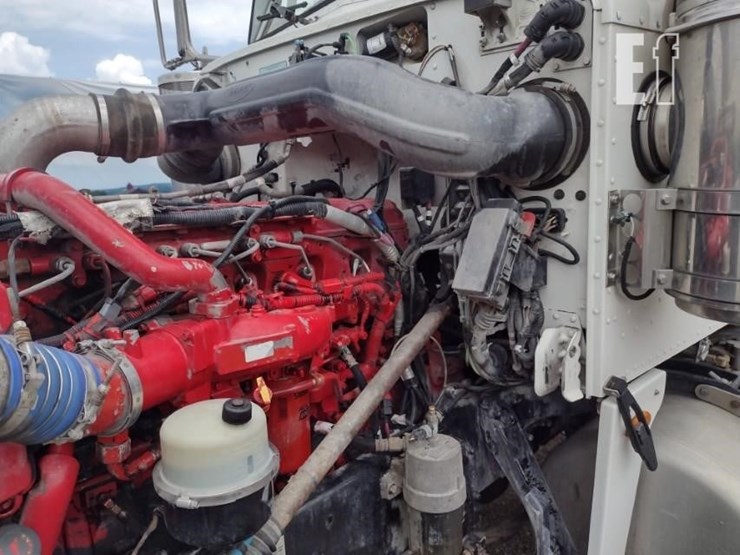 2016-peterbilt-367-image-24
