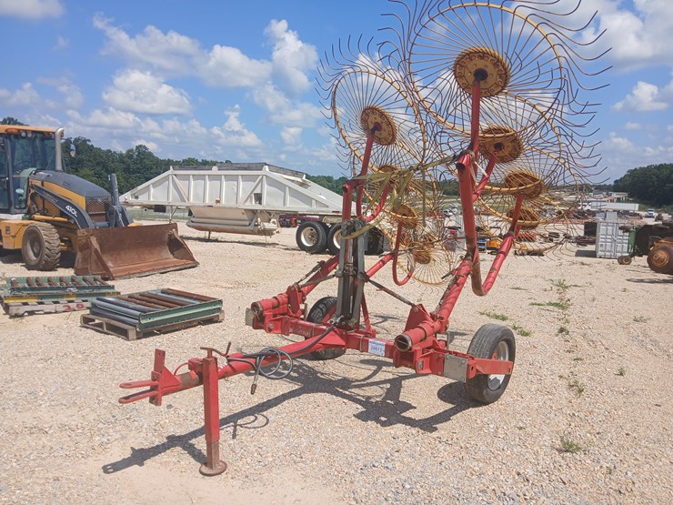 #20871-•-8-wheel-hay-rake-image-1