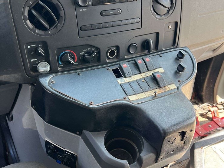 2014-ford-e450-image-16