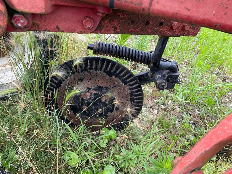 ih-720-6-bottom-plow-image-14