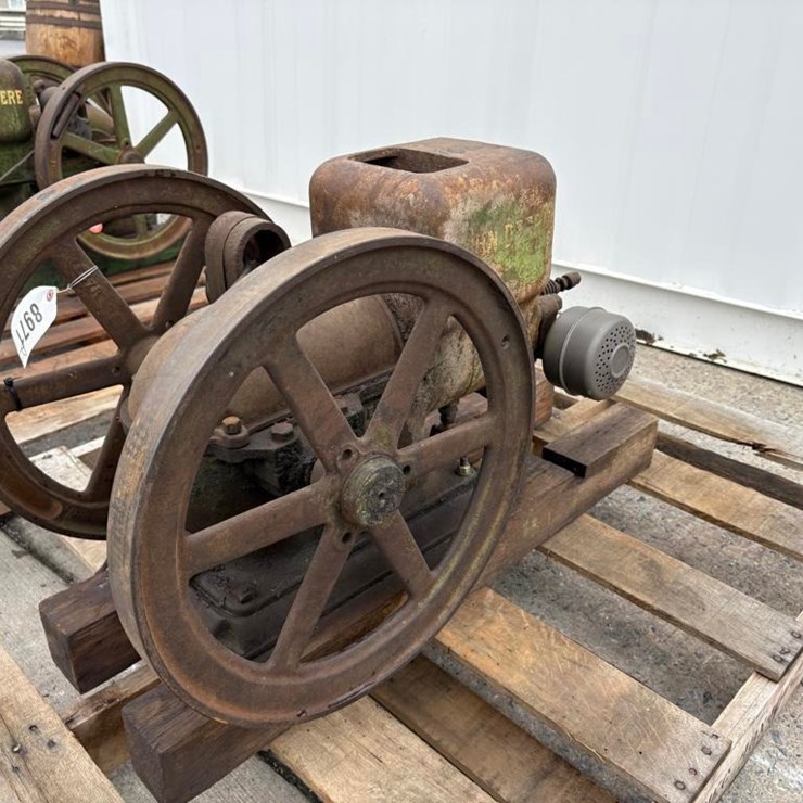 JOHN DEERE 112