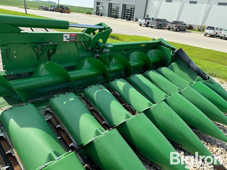 2022-john-deere-c18f-image-16