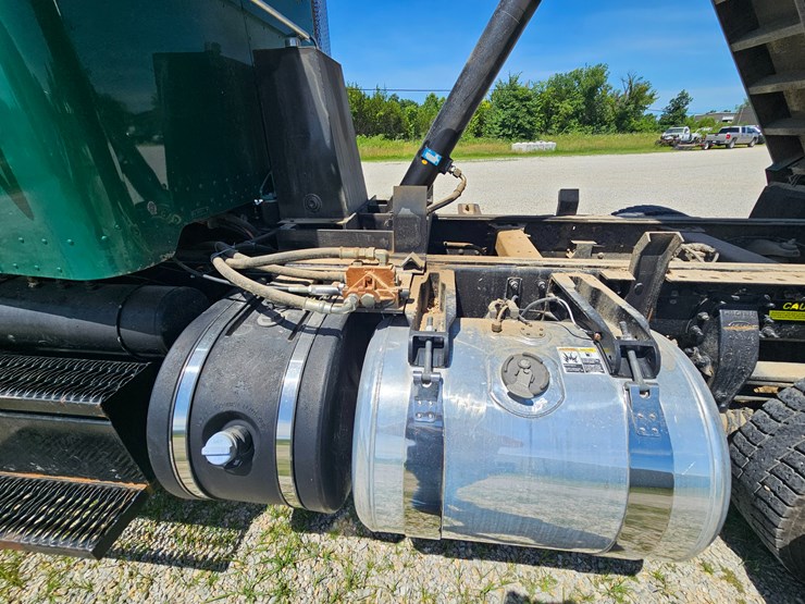 2012-peterbilt-382-image-81